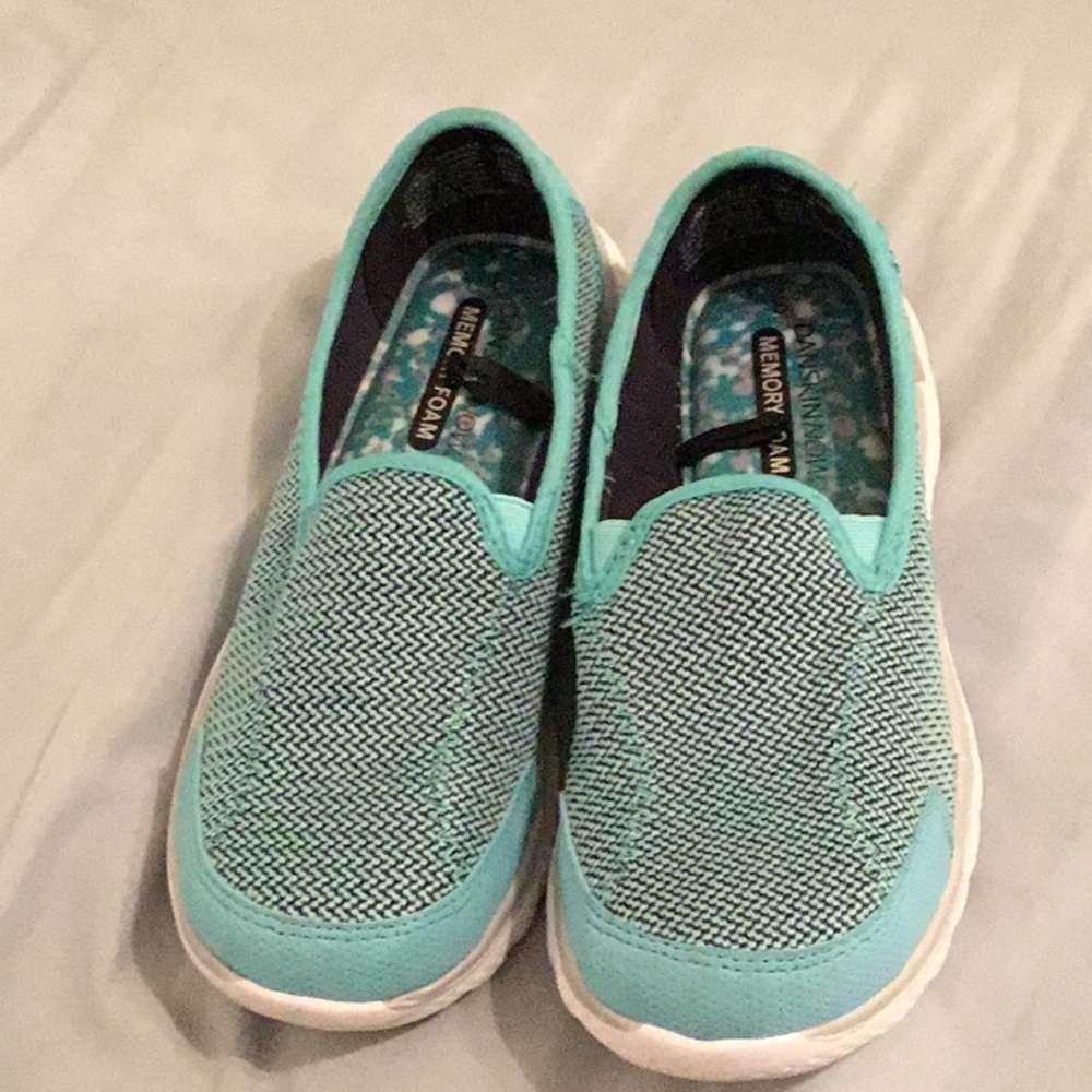 Teal memory foam slip onside 6 women